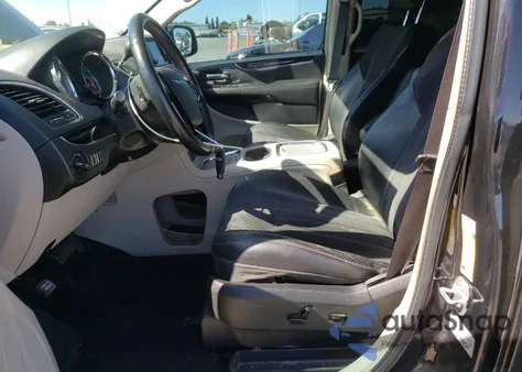 2015 Chrysler Town & Country Limited z USA, uszkodzony, nr VIN 2C4RC1JG8FR698209